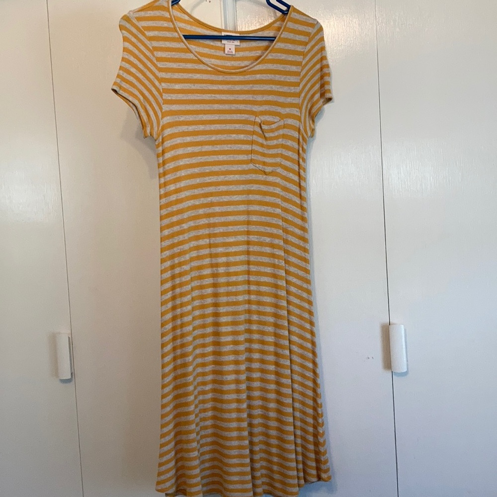 Gold and gray striped short sleeve casual dress.